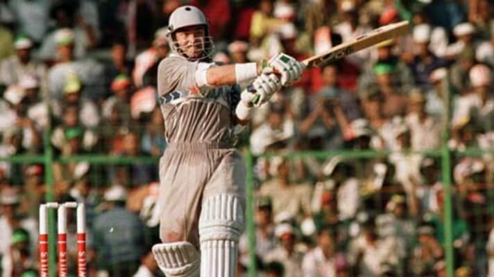 Bert Vance’s Unforgettable Over — Wide ball cricket