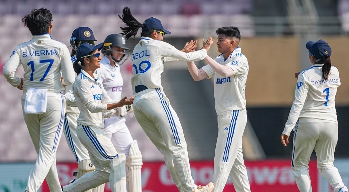 India vs England Test women's cricket — India won by 347 runs