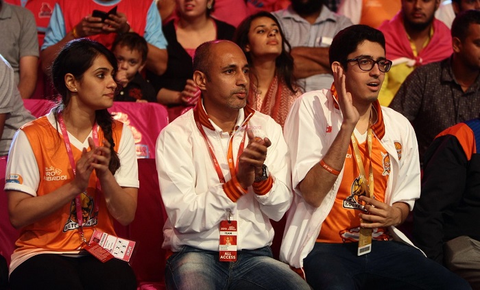 Owner of Puneri Paltan (one of the owners) — Jay Kotak with friends